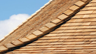 Factors That Cause a Cedar Roof to Warp